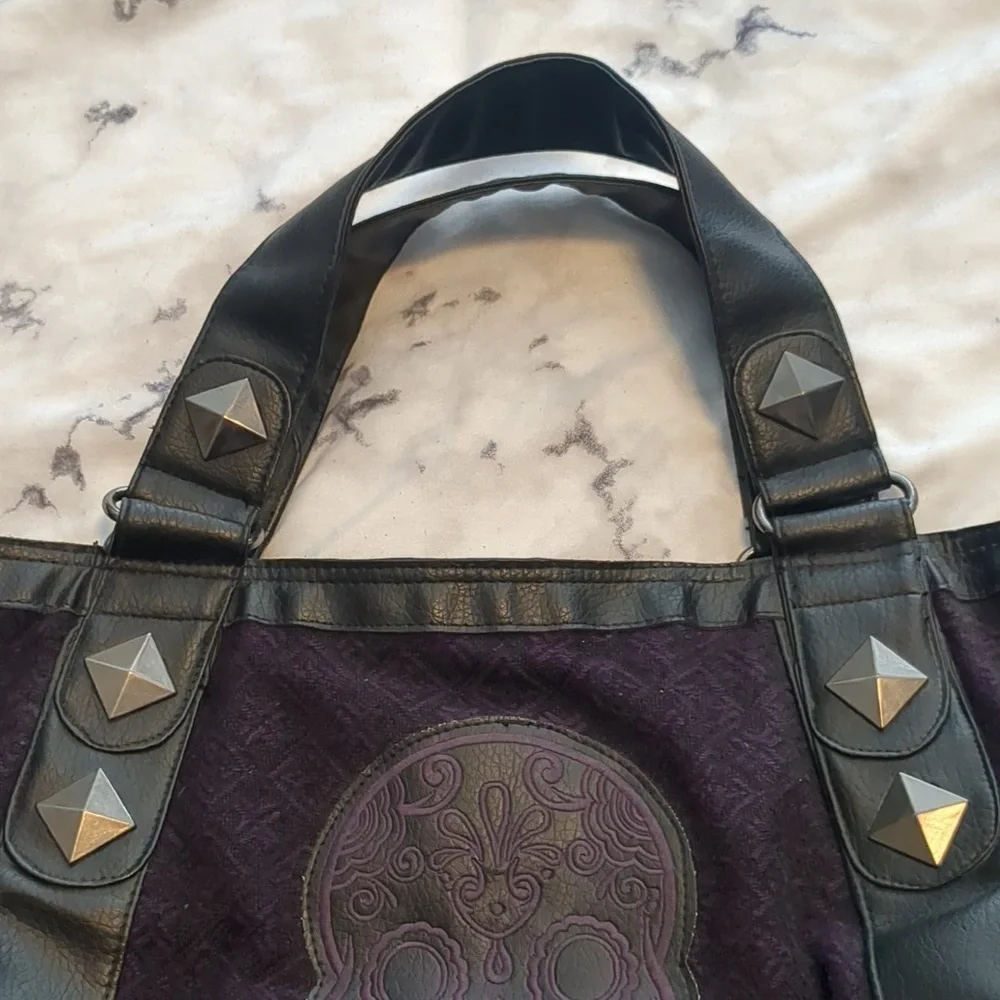 Loungefly xl weekender shoulder bag - Picture 3 of 9